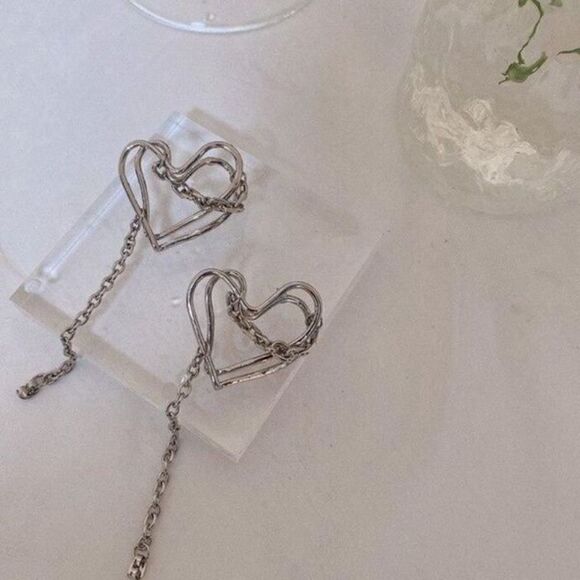 No Brand Jewelry - The Chain My Heart earrings with chain attached posts in 925 silver.